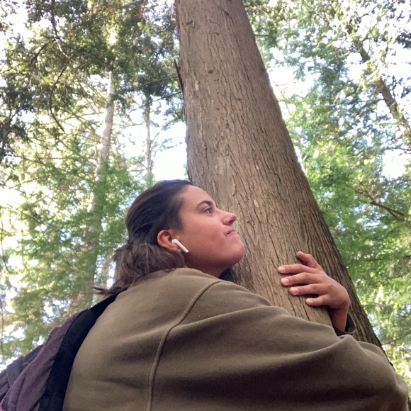 Meet your Posher, Issi - Picture 3 of 5